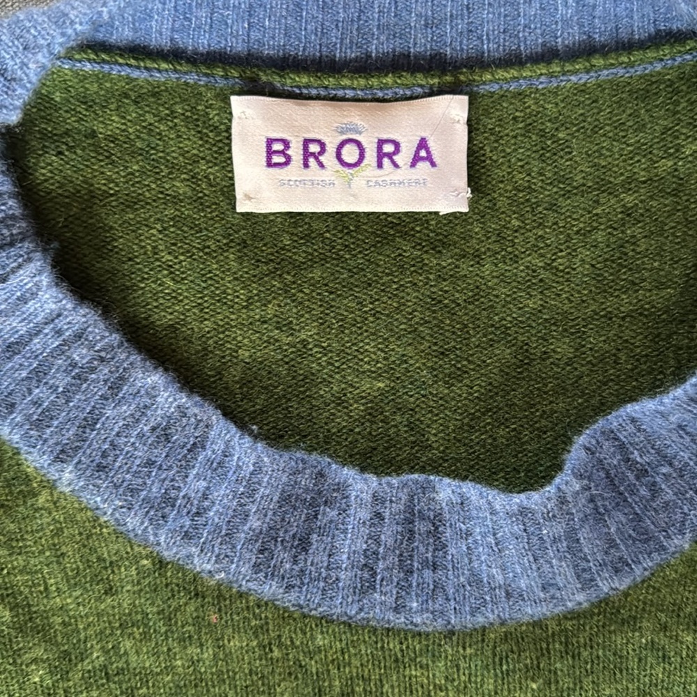 Brora 100% Women’s Cashmere Green and Navy Sweater, size M/L - Picture 2 of 12